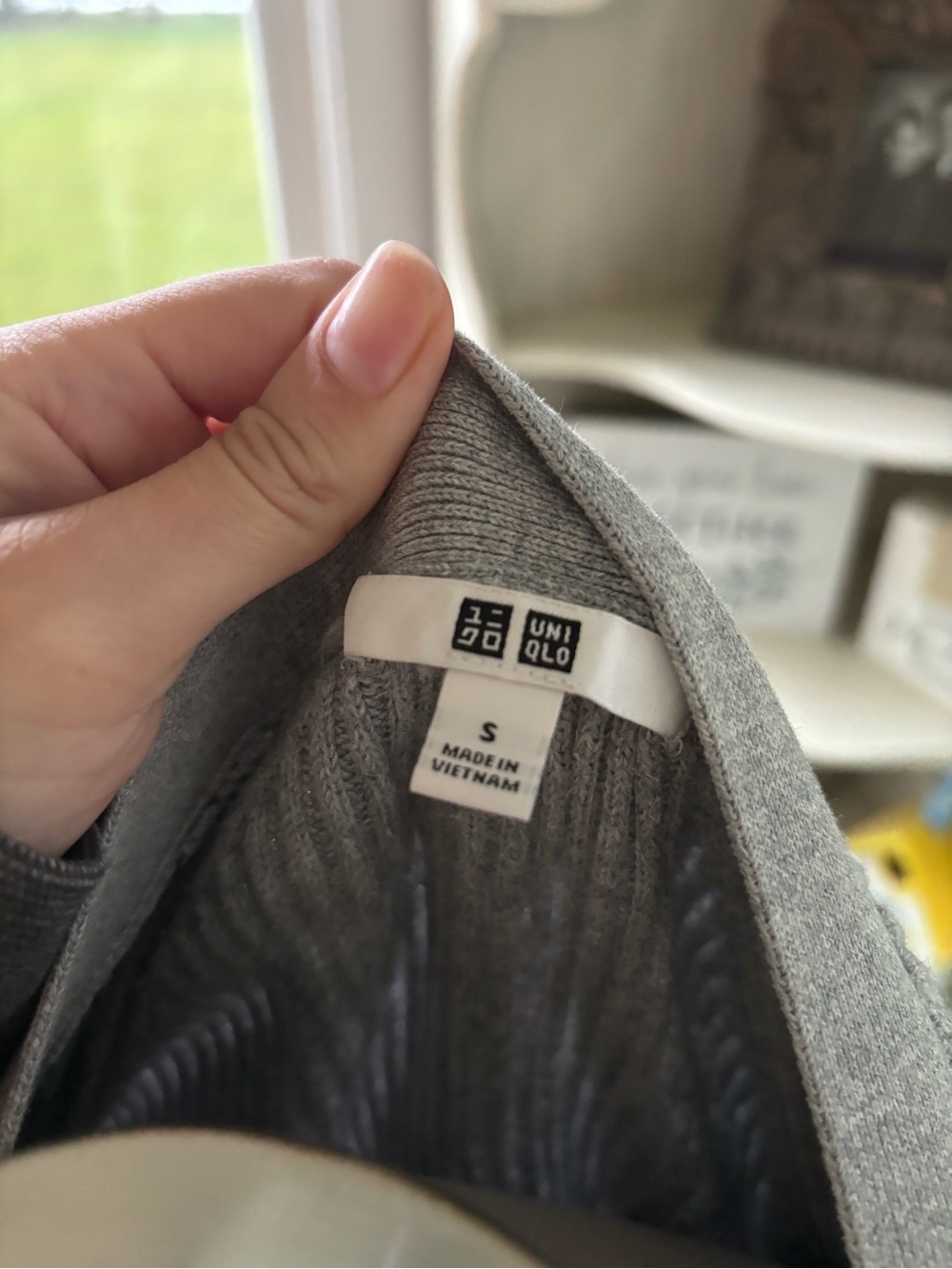 Uniqlo Light Gray Ribbed Button-Front Cardigan - Picture 6 of 6